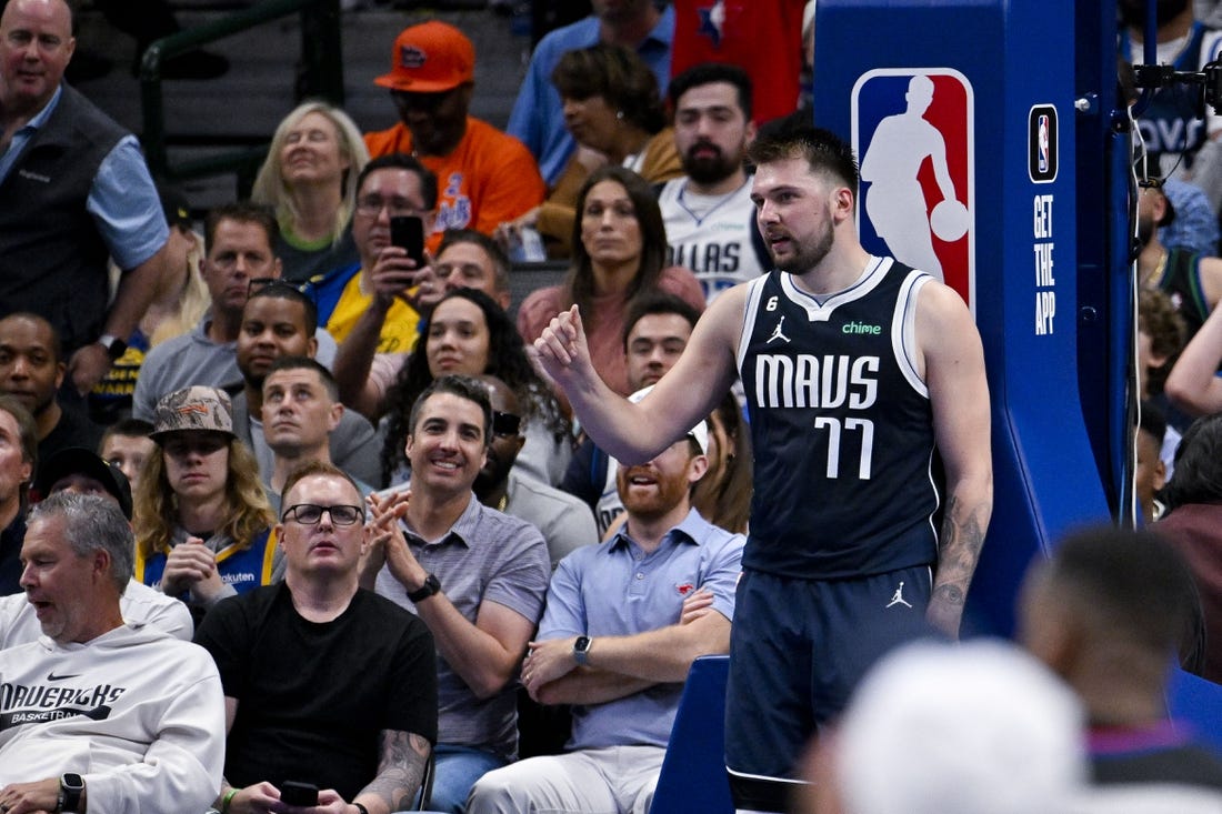 Mavericks Luka Doncic Fined K For Money Gesture Cweb