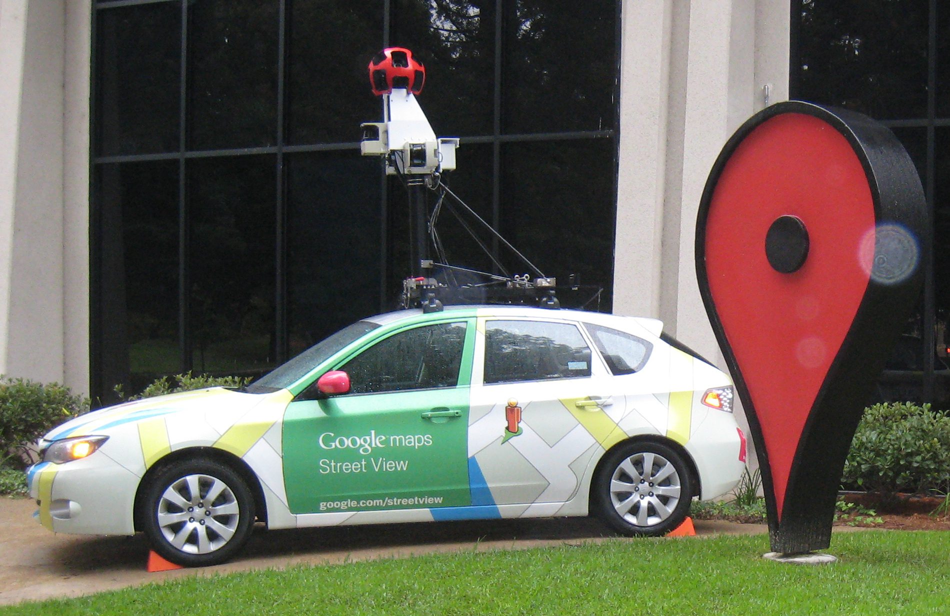 GoogleStreetViewCar_Subaru_Impreza_at_Google_Campus