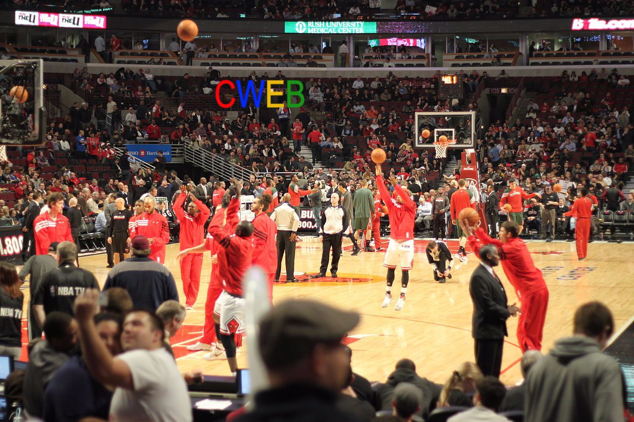 1280px-Chicago_Bulls_players_warm_up_2012-02-22