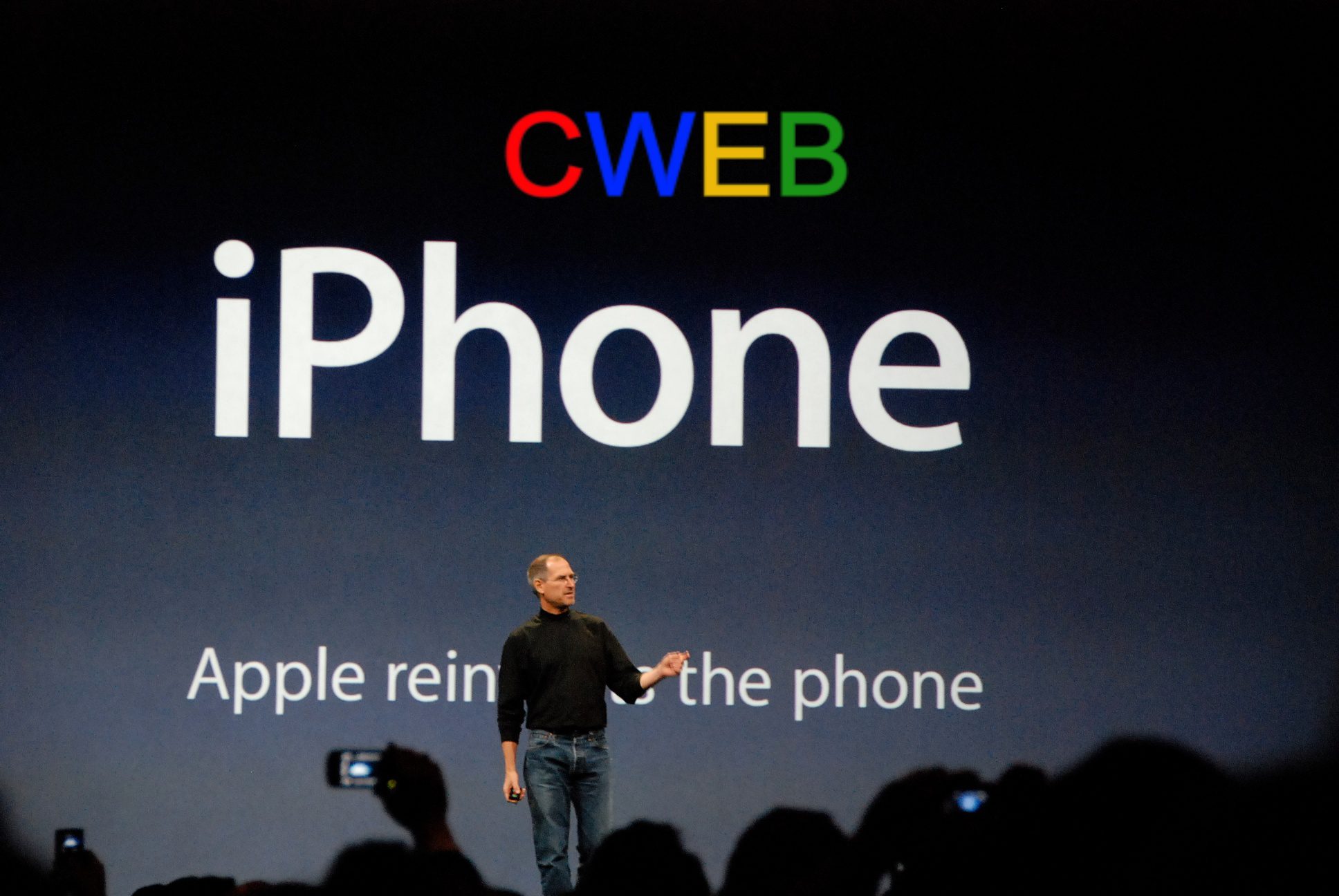 Steve_Jobs_presents_iPhone (1).jpg