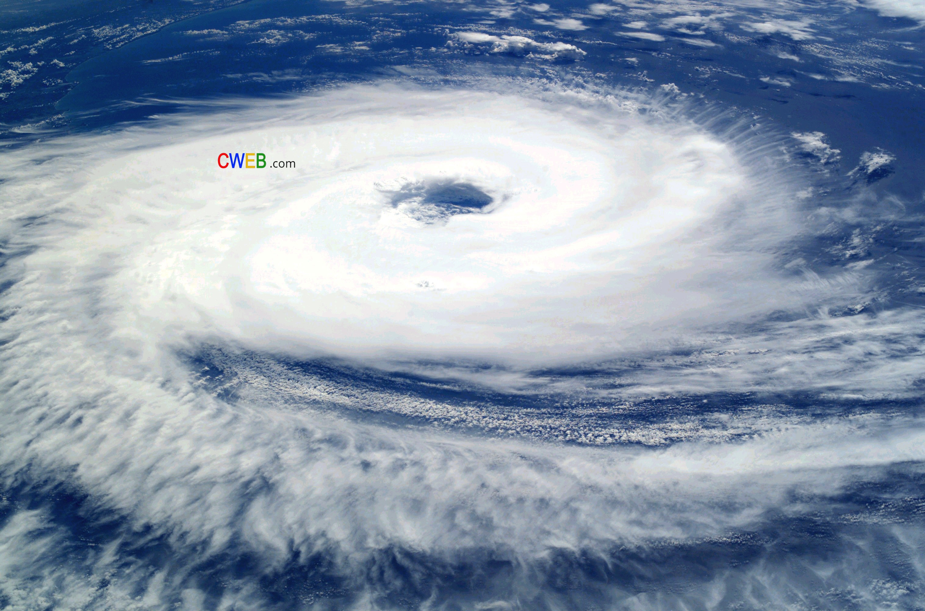 Cyclone_Catarina_from_the_ISS_on_March_26_2004