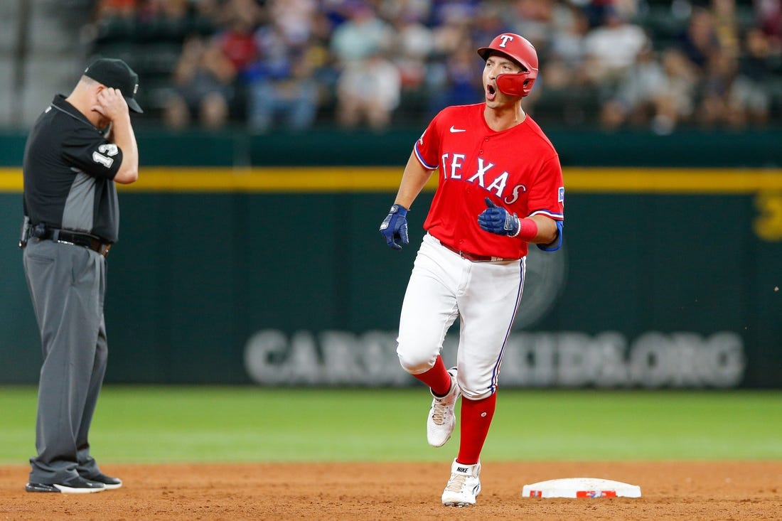 MLB News: Rangers score early, hold on to beat Tigers