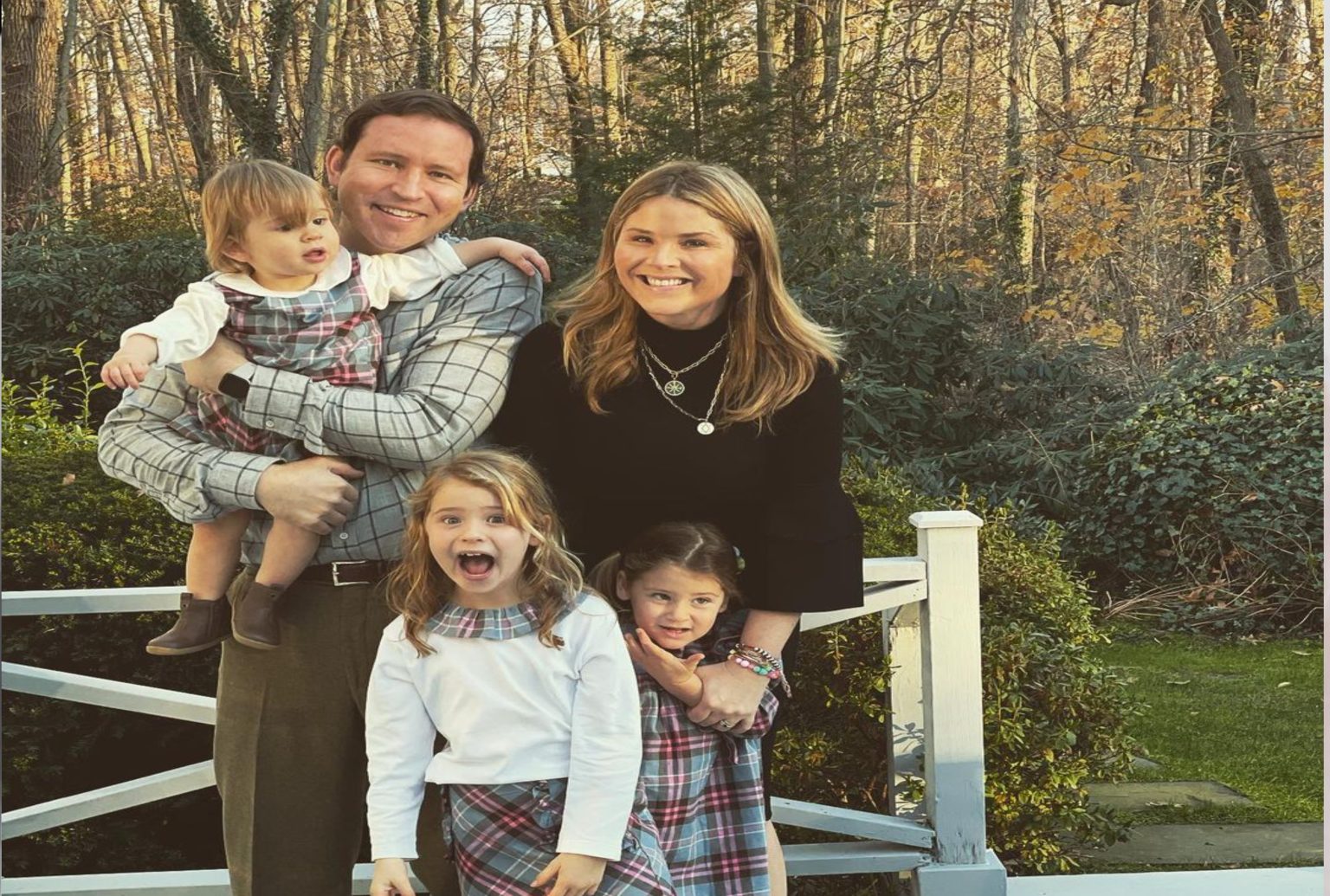 Celebrity host Jenna Bush shares family photos with twin Barbara Bush ...