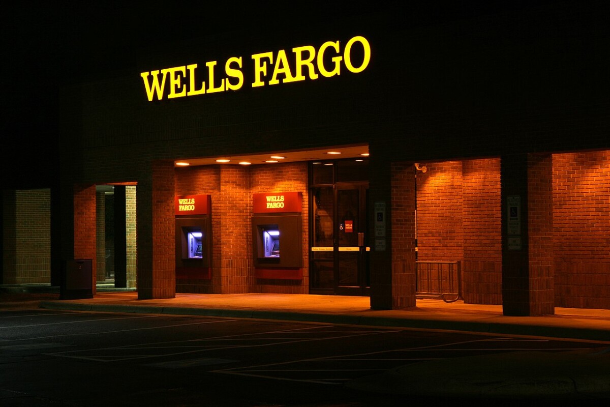 Customers At Wells Fargo Report Missing Deposits CWEB